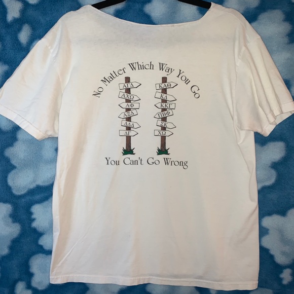 Vintage Delta Delta Delta T-shirt - Picture 2 of 2